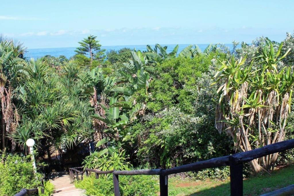 Direct Access To The Beach Port Edward Exterior foto